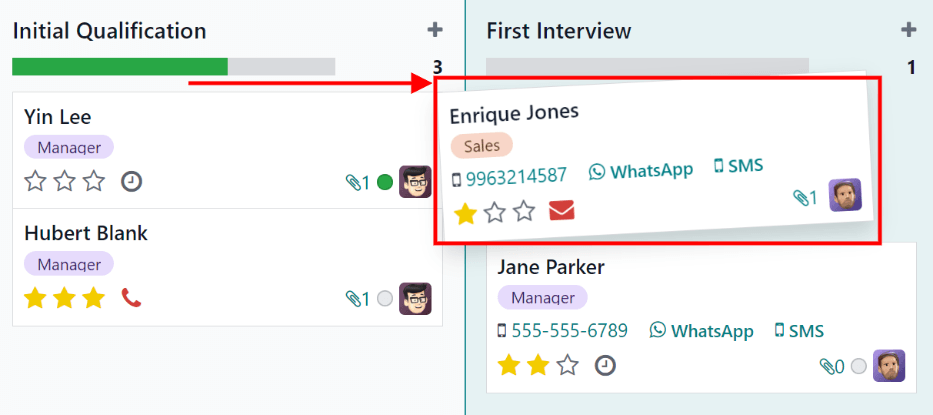 کارت متقاضی با استفاده از روش کلیک و کشیدن از یک مرحله به مرحله دیگر منتقل می‌شود.