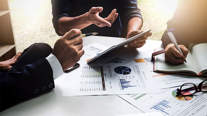 نمونه‌هایی از نرم افزارهای مدیریت کسب و کار 