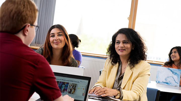 نرم‌افزار مدیریت منابع انسانی