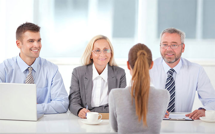 ممکن است خودتان را معرفی کنید؟